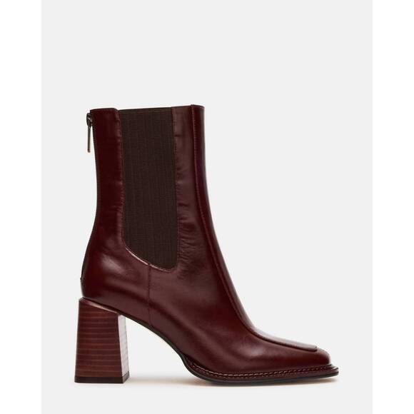 STEVE MADDEN Shoes - NEW STEVE MADDEN women's downtown boots in brown leather